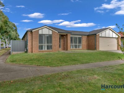 45 Eppalock Drive, MANOR LAKES, VIC 3024