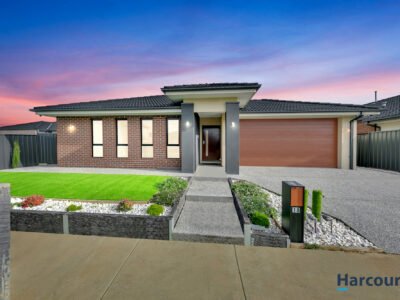 10 JOVIAL AVENUE, TARNEIT, VIC 3029