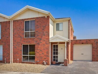 65 VILLAGE AVENUE, TAYLORS LAKES, VIC 3038