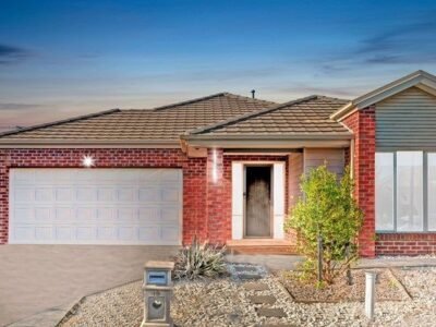 19 Swanton Avenue, WILLIAMS LANDING, VIC 3027