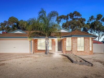 39 Denny Place, MELTON SOUTH, VIC 3338