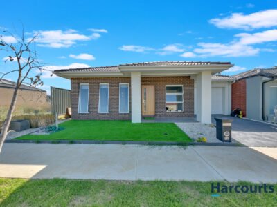 16 GOSFIELD DRIVE, WERRIBEE, VIC 3030