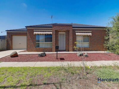 2/3 Saddle Wynd, TRUGANINA, VIC 3029